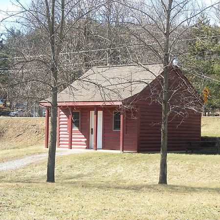 Mohican Little Brown Inn Loudonville Eksteriør billede