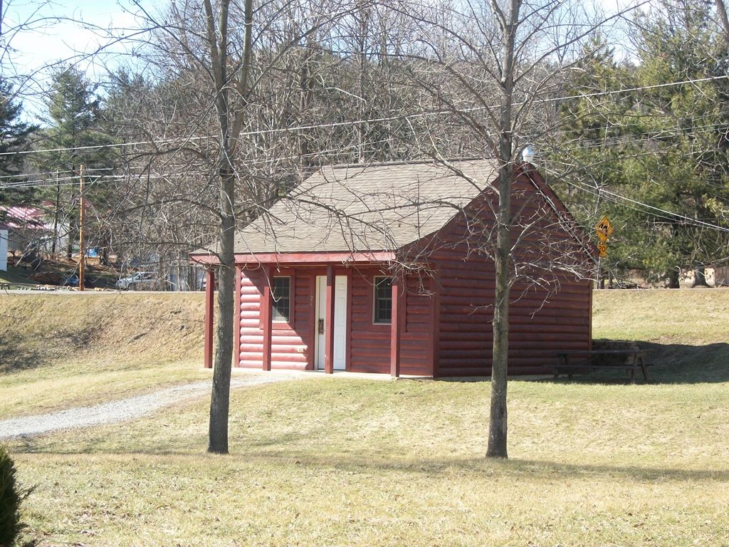 Mohican Little Brown Inn Loudonville Eksteriør billede